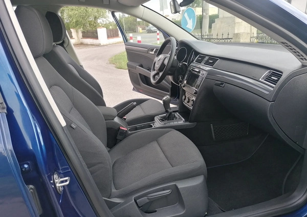 Skoda Superb cena 29999 przebieg: 218000, rok produkcji 2010 z Gniezno małe 436
